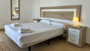 3 habitaciones, tabla de planchar con plancha, cuna de viaje y wifi