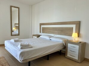 3 bedrooms, iron/ironing board, travel crib, WiFi