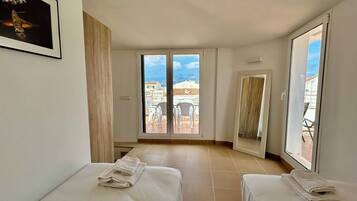 3 chambres, fer et planche à repasser, lit parapluie, Wi-Fi