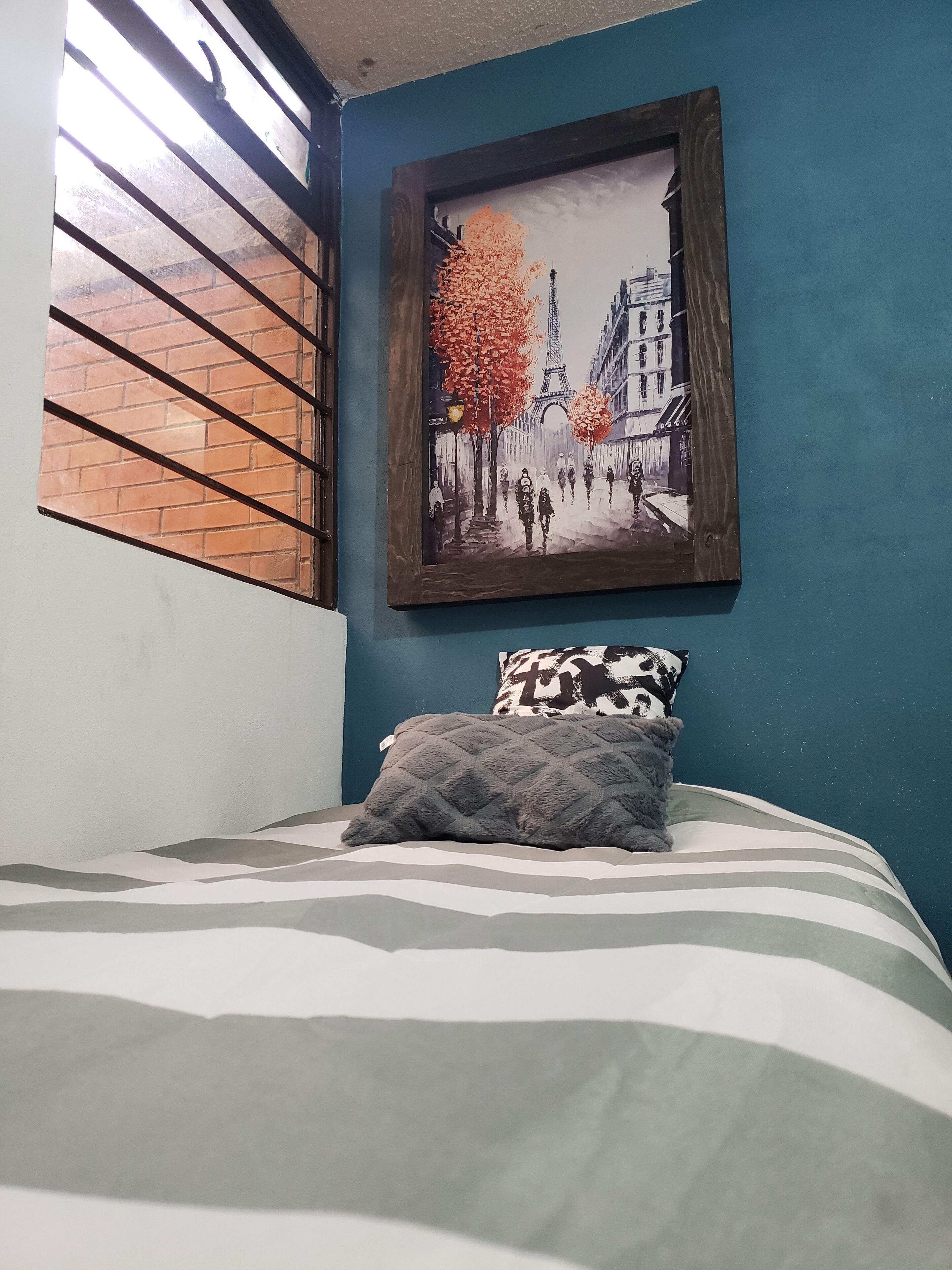 2 多间卧室、熨斗/熨衣板、WiFi、床单