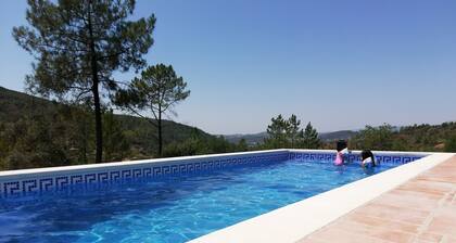 Casa Alfarobeira, villa 4P + baby with private pool