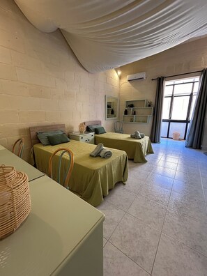 3 bedrooms, iron/ironing board, WiFi