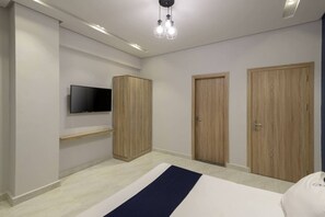 1 chambre, bureau, fer et planche à repasser, Wi-Fi