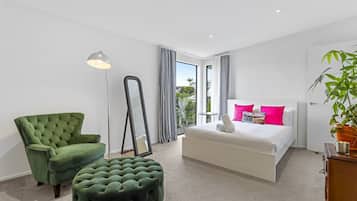 4 bedrooms, desk, iron/ironing board, travel cot