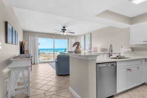 Apartment, 1 King-Bett und Schlafsofa (Pelican Isle 117) | Eigene Küche | Ofen, Toaster