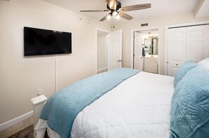 Apartment, 1 King-Bett und Schlafsofa (Pelican Isle 117) | 1 Schlafzimmer, WLAN