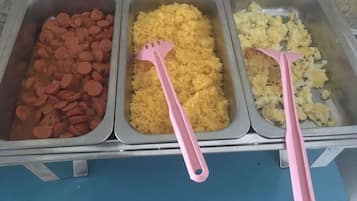 含每日吃到飽早餐