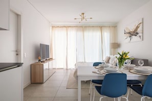 Dining - Cozy & Modern Flat for 6 people / Free Parking (Lugano)