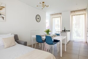 2 bedrooms, desk, iron/ironing board, travel cot