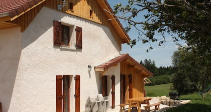Gîte 'La Valentine', secluded country house in the heart of nature