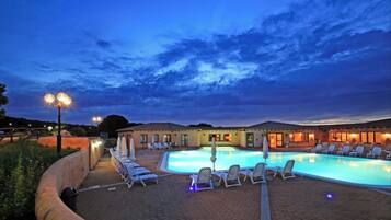 Apartment, Terrasse | Pool | Außenpool