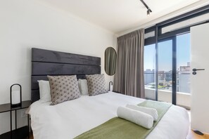 1 chambre, coffres-forts dans les chambres, fer et planche à repasser