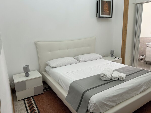 2 bedrooms, WiFi, bed sheets