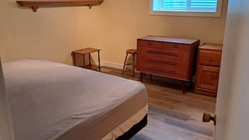 2 Schlafzimmer, Bügeleisen/Bügelbrett, Bettwäsche