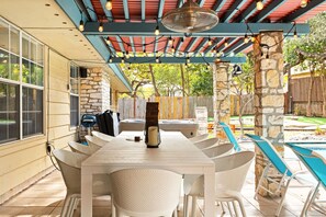 Outdoor dining