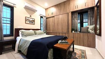 3 chambres, fer et planche à repasser, Wi-Fi, draps fournis