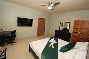 1 bedroom, desk, iron/ironing board, free WiFi