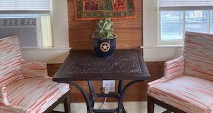 AC, Free WIFI - Sleeps 7 - Full Kitchen