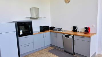 Micro-ondes, four, plaque de cuisson, lave-vaisselle