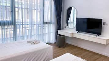 4 bedrooms, desk, WiFi