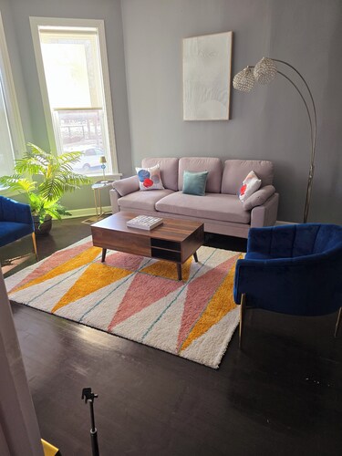 The Beautiful, Quaint 2 Bedroom Green Escape Greystone