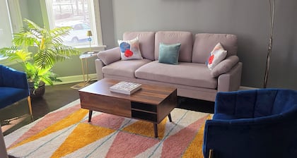 The Beautiful, Quaint 2 Bedroom Green Escape Greystone