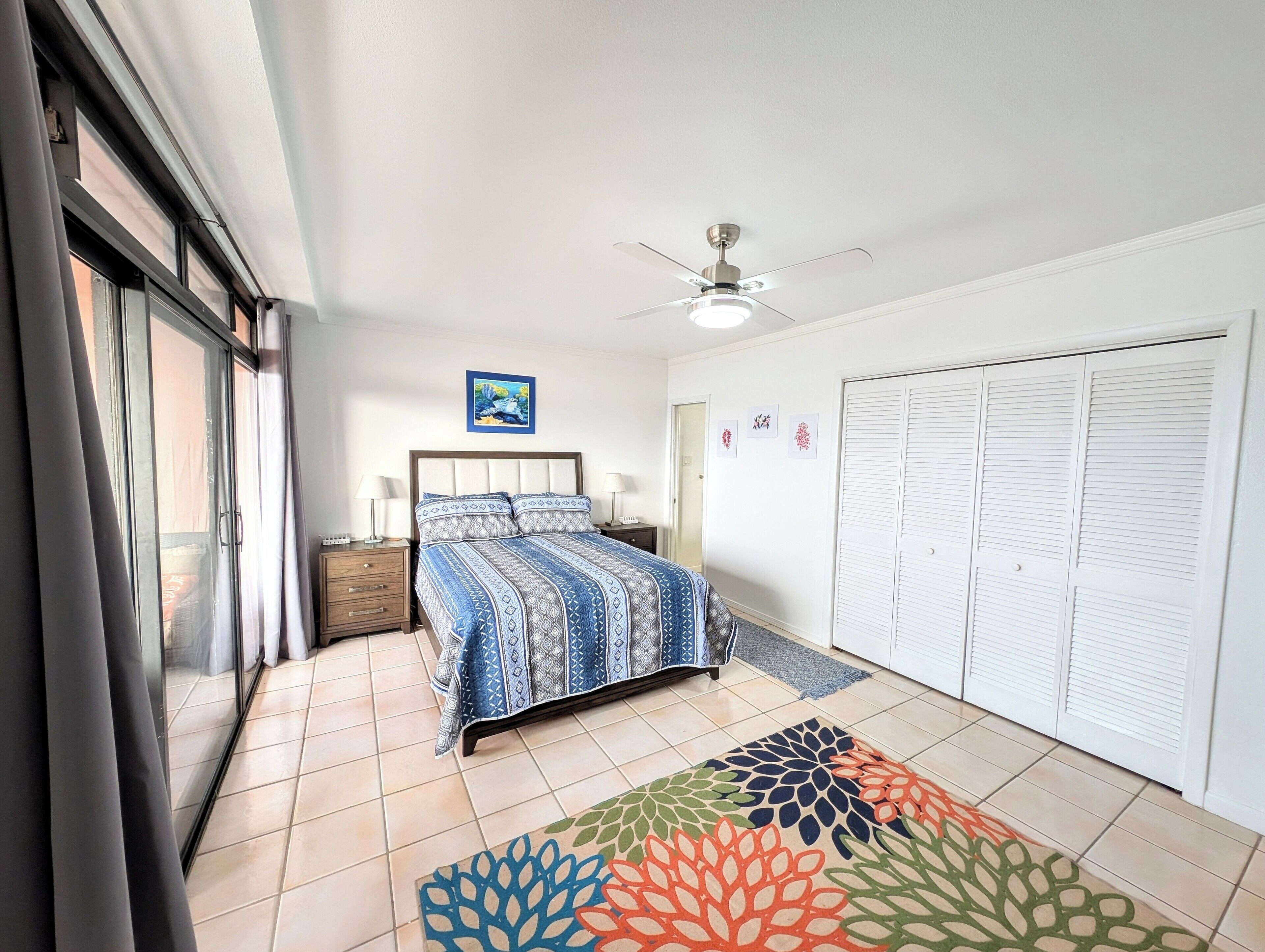 2 bedrooms, desk, WiFi, bed sheets