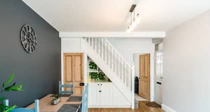 Steeple View- quiet and spacious retreat in the Cathedral Quarter, Lincoln.