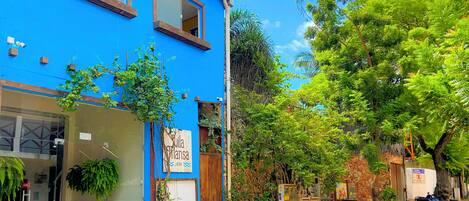 Fachada de la propiedad