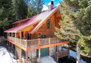 Exterior - Summit Log Cabin With Hot Tub & Sauna (Snoqualmie Pass)