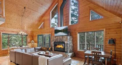 Summit Log Cabin With Hot Tub & Sauna