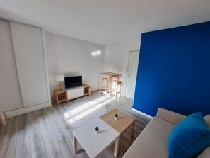 Living area - Le Perdrix 2 - Studio 2 prs, near town center (Dijon)