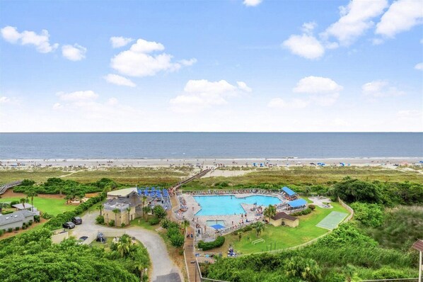 Outdoor pool - Top floor ocean view & sunrises for 6 /Hilton Head Beachfront resort/ pickleball (Hilton Head Island)