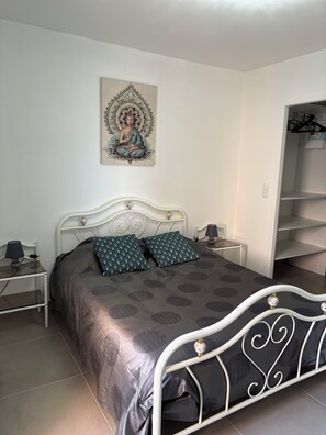 1 bedroom, iron/ironing board, free WiFi, bed sheets - NEW AIR-CONDITIONED APARTMENT WITH GARDEN (Le Plan-de-la-Tour)