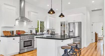 Newly built ,6 acre modern farmhouse. A peaceful getaway for any occasion.