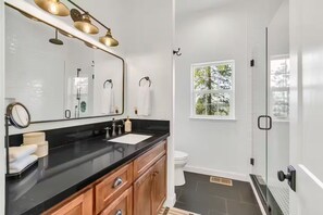 淋浴設備、風筒、提供毛巾、番梘