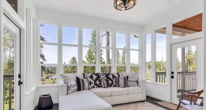 Newly built ,6 acre modern farmhouse. A peaceful getaway for any occasion.