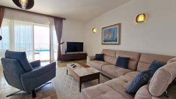 Villa Confort, patio, vue mer | Coin séjour