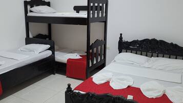 Quarto conforto | Wi-Fi de cortesia, roupa de cama