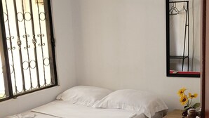 Tremannsrom – comfort, bakgårdsutsikt