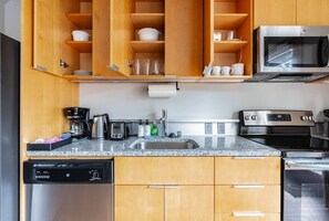 Fridge, microwave, oven, stovetop