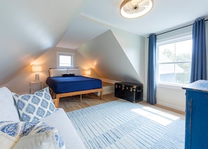4 Schlafzimmer, Schreibtisch, Bügeleisen/Bügelbrett, Reisekinderbett