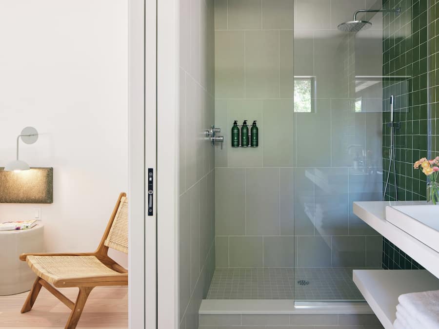 Roomy Room King | Bathroom