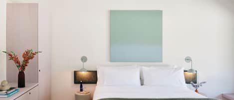 Rom – standard, hageutsikt | Safe på rommet og wi-fi (inkludert)