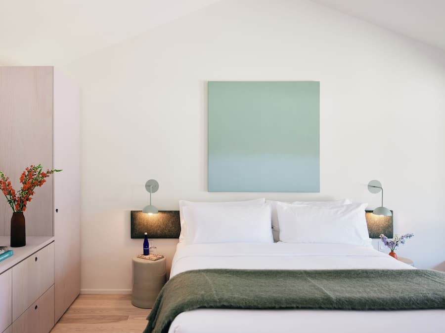 Standard King | In-room safe, free WiFi