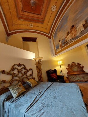 3 bedrooms, in-room safe, iron/ironing board, free WiFi