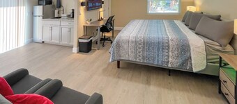 TriLuxe Inn & Studios