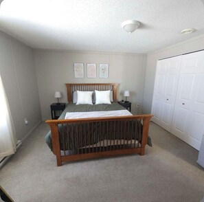 3 bedrooms, free WiFi, bed sheets