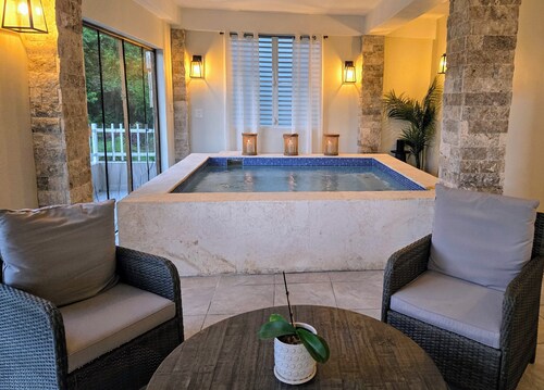 Steps from Black Sand Beach 4-bedroom house in delightful Maunabo with AC, WiFi