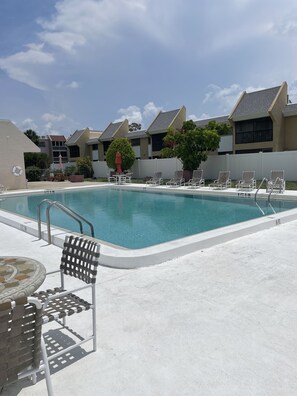 Utomhuspool